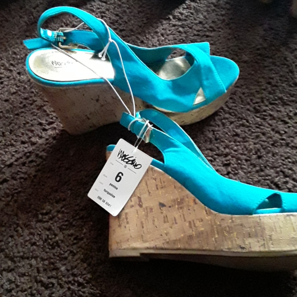 Wedge sandals